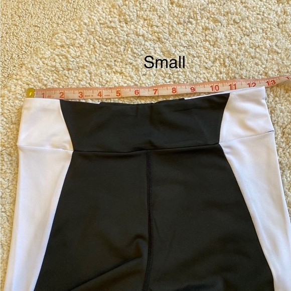 Black and white workout legging pants small NWT New - Picture 9 of 11
